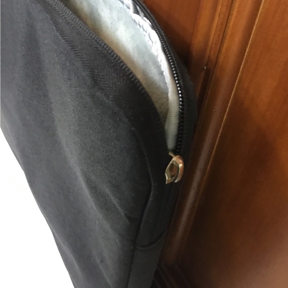 Egiant Carry All Solid Black Tablet Laptop Case Soft Gray Lining EUC 13 X 9.5 As - Picture 12 of 12